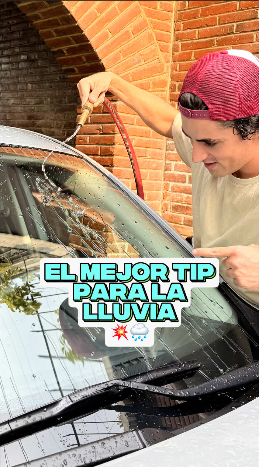 🚘 💦 ¿Quieres mejorar tu visibilidad en estos días de lluvia? Probamos los dos mejores repelentes de agua para cristales y este fue el ganador 🥇💧  Ideal para esta temporada de lluvias 🌧️👀 Dinos cuál usarías tú para tus vidrios 👇 💬 Si quieres recibir todos nuestros consejos suscríbete gratis a nuestro a nuestro newsletter. El link está en la bio 🚗✨ #auto #coche #consejos #carro #lluvia #lavado #autozone #meguiars #rainx #detailing #sellador #repelente #cristales #seguridad #tips