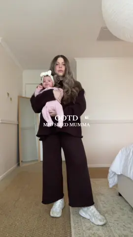 This jumper on repeat atm 🤍 @DISSH  #foryou #fyp #OOTD #ootdmidsize #midsizefashion #midsizequeens #midsizeoutfitinspo #midsizemum #midsizemama #dissh #disshhaul #disshtryon 