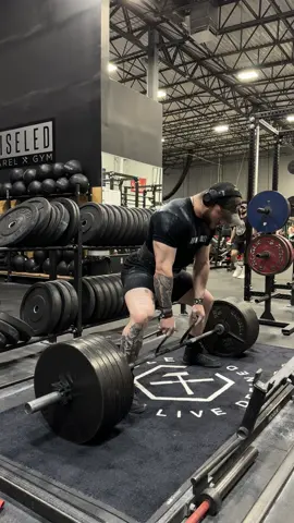 585lbs #motivation #powerlifting #GymTok #deadlift 