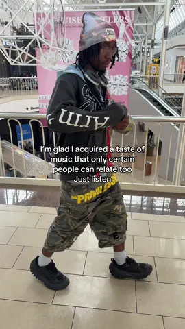 #lilchika #undergroundmusic #raptok #newmusic #song #trending 