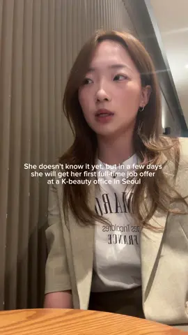 This is a clip of me getting ready for the interview at a cafe. I was so so nervous!! But I reminded myself: everything I want is already on its way to me- and this was just the beginning✨ #jobhunt #seoullife #jobsearching #postgrad #postgradlife #manifestation #luckygirlsyndrome 