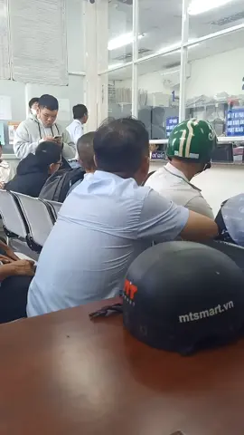 Thủ Tục Hành chính tiếp dân sai và 1 câu xin lỗi là xong. Còn Dân vin phạm thì ký biên bản là xong. Khỏi xin gì hết nhé.