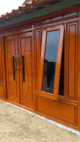 Minimalis juga okee bolo#kayujati #limasan #omahkayu #rekomendasigebyokukir #mebel #fyp 