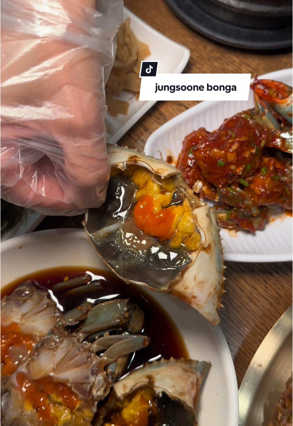 i’m drooling thinking about the raw marinated crab in soy sauce 🤤🤤🤤🤤 JungSooNe Bonga is truly a hidden gem and has been around for the last 20 years 👌🤭 #toronto #torontofood #korean #koreanfood #kfood #rawmarinatedcrab #kimchi #koreancuisine #foodreview #seafood #seafoodpancake #northyork #hiddengems #fyp #foryoupage 