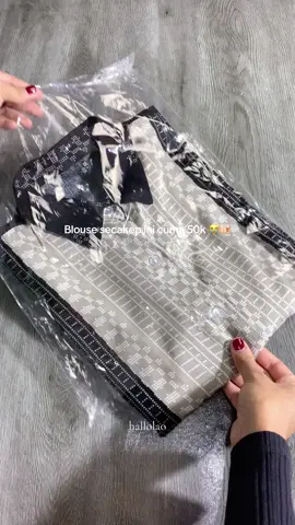 Blouse nya Adem bgt plis mana cuma 50k😭 #blousewanita #blousecantik #blousekekinian #fyp 