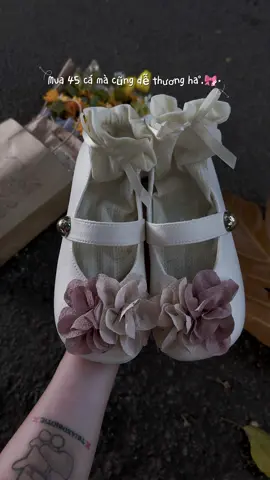 Mua 45 cá mà dễ thương quá à, lưu ý tăng size nha, tui lấy 36 oki mà mấy bà chân 37 là tăng size chứ hơi kích á nha 🦩 🌸🎀 #xuhuong #giayxinh  #unbox #giaynu #depnu #unboxing  #xh #xuhuong #giayxinh #giaydepnu   #giaybupbe #maryjane  #lolita #balletshoes #giaybet #thoitrang  #fashion #review #balletcore