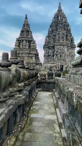 Mau liburan ke Prambanan tanpa ribet? Paket wisata Jogja kami solusinya 👉 Pesan sekarang, jadikan momen tak terlupakan! SEWA MOBIL + DRIVER JOGJA ➡️PAKET WISATA JOGJA ➡️GROUP & FAMILY TRIP ➡️SOLO TRIP ➡️PRIVATE TRIP #sewamobiljogja #wisatajogja #paketwisatajogja #tourwisatajogja #tripwisatajogja   #candiprambanan 