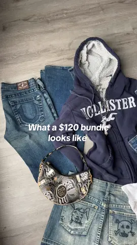 Available on depop: Glorysales 🩶 #y2k #mcblingaesthetic #mcbling #y2kfashion #fyp #foryoupage #bundles 