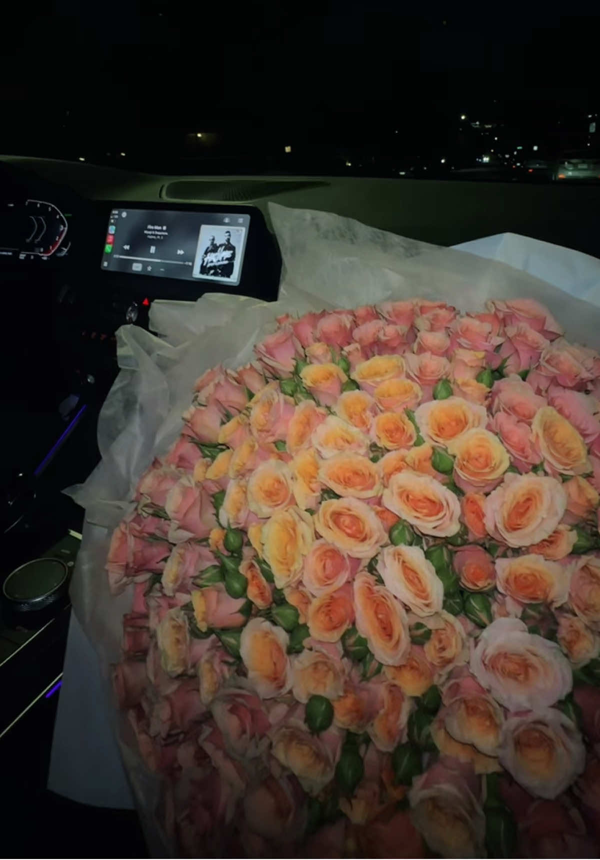 любовь ❤️‍🔥 #fyp #roses #bmw #viral #bouquet #nightdrive #macan #miyagi #ruski #armenian #rek #любовь
