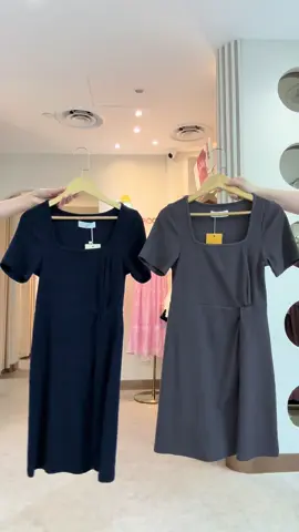 This or That - Corela Ribbed Dress edition✨️ There's simply endless ways to style this minimalistic piece, get your hands on it now! Avail in Navy & Cocoa! 