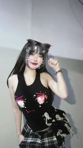 Hẳn 2 clip …. 
