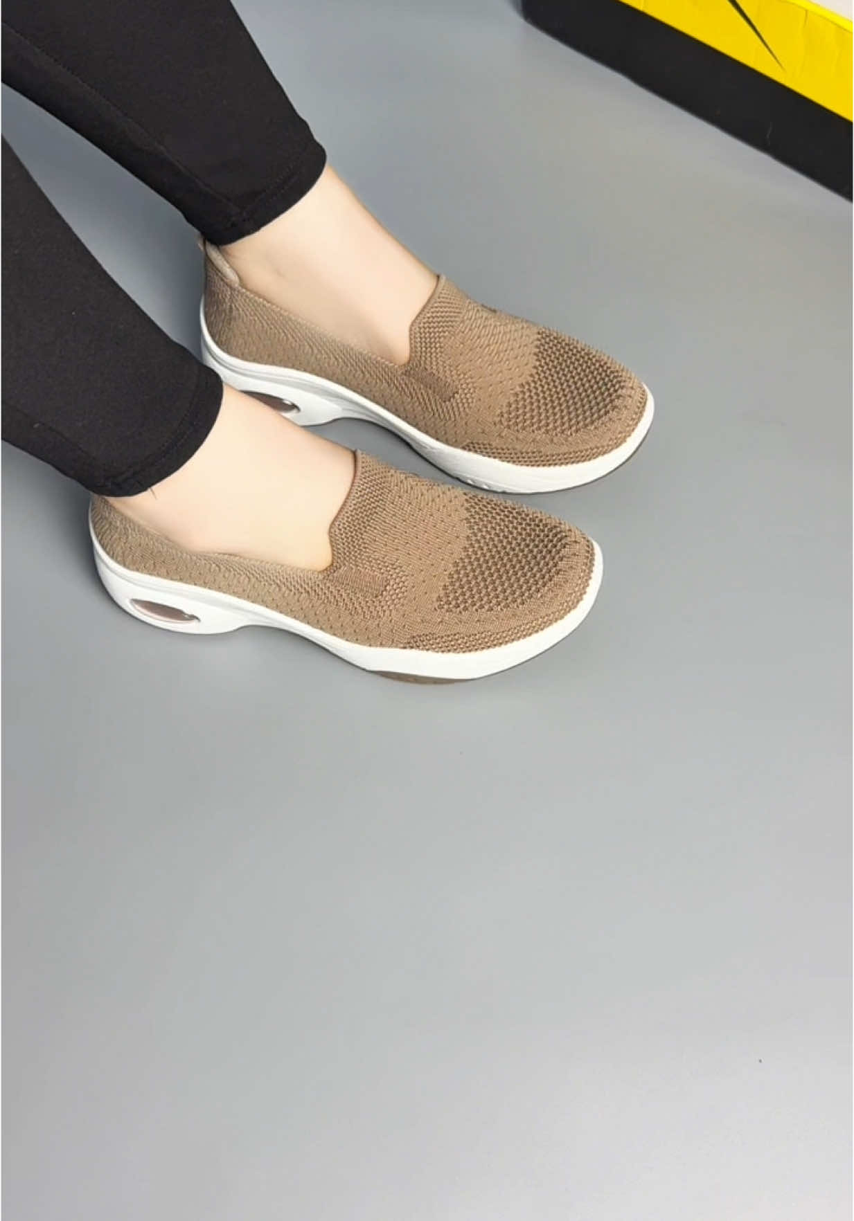 Giày nữ đe mềm #giaynu #giayvai #giayxinh #giaythethao #xuhuong2025 