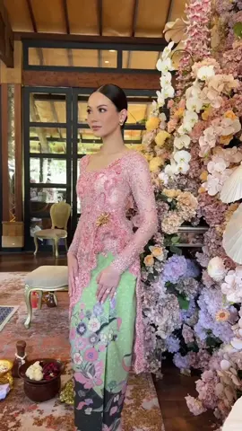Siraman @Alyssa Daguisé #alyssadaguise #alyssadaguiseedit #alyssadaguisesiraman #alyssadaguisé #alyssadaguisse #masyaallahtabarakkallah #cantik #siraman #kebaya #foryou #foryoupage #fyp #fyp #fypage 
