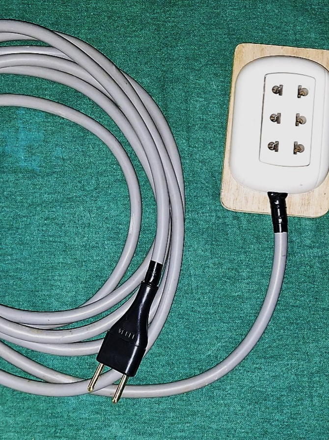 ¿Cómo realizar una extensión eléctrica casera? ⚡🦾 (Tener en cuenta que este contenido es para principiantes ⚡🤖⚡) #inteligenciaartificial #AI #electricidad #ingenieria #eléctrica #electricalengineering #Perú #AprendiendoEnTikTok #DIY #fyp 