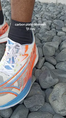 ARDILES NFINITY SENSE PRO 2.0 ini bisa jadi salah satu pilihan yang mencari sepatu race day atau tempo run yang responsif, ringan, dan awet, tanpa harus menguras dompet. #sepaturunning #ardilesrunning #ardiles #carbon #Running #carbonplate #4u 