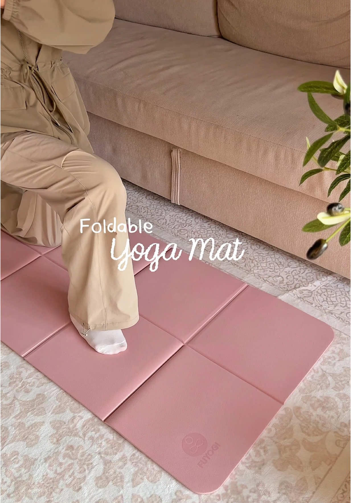 Function sgt foldable yoga mat ni.. sangat portable & jimat space‼️  #yogamat #foldableyogamat #fuyogi #fuyogiyogamat 
