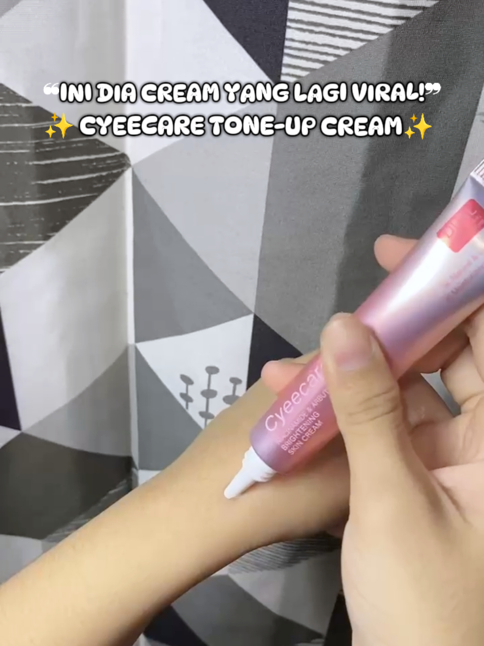 mager skincarean? cyeecare tone up cream solusinya🥰klik keranjang sebelum glowing-nya pindah ke orang lain! #toneupcream #skincaretiktok #fyp #fypシ #affiliatetiktok 