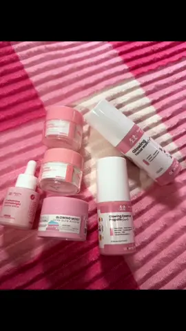 “Kulit kusam?Dulu iya.Sekarang?Lebih cerah sehat berkat Gloglowing!Aku pakai sendiri dan hasilnya nyata.Kamu Wajib Cobain💕” #gloglowingskincare #gloglowing #TeamGloglowing #gloglowingaesthetic #gloglowingofficial 