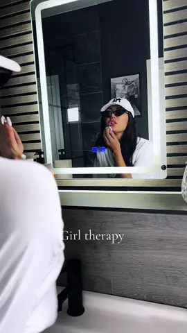 ✨IG; carafitzpatrick What’s your go to feel good song? 🫶🏼 #musictherapy #girltherapy #beyonceknowles 