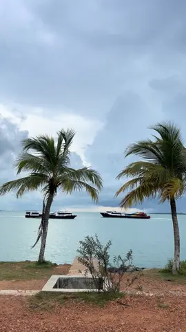 🛳️☀️⛱️ #tanjungpinang #kepulauanriau #tepilauttanjungpinang #kapalferry #🙂 #🖤 #fypage 