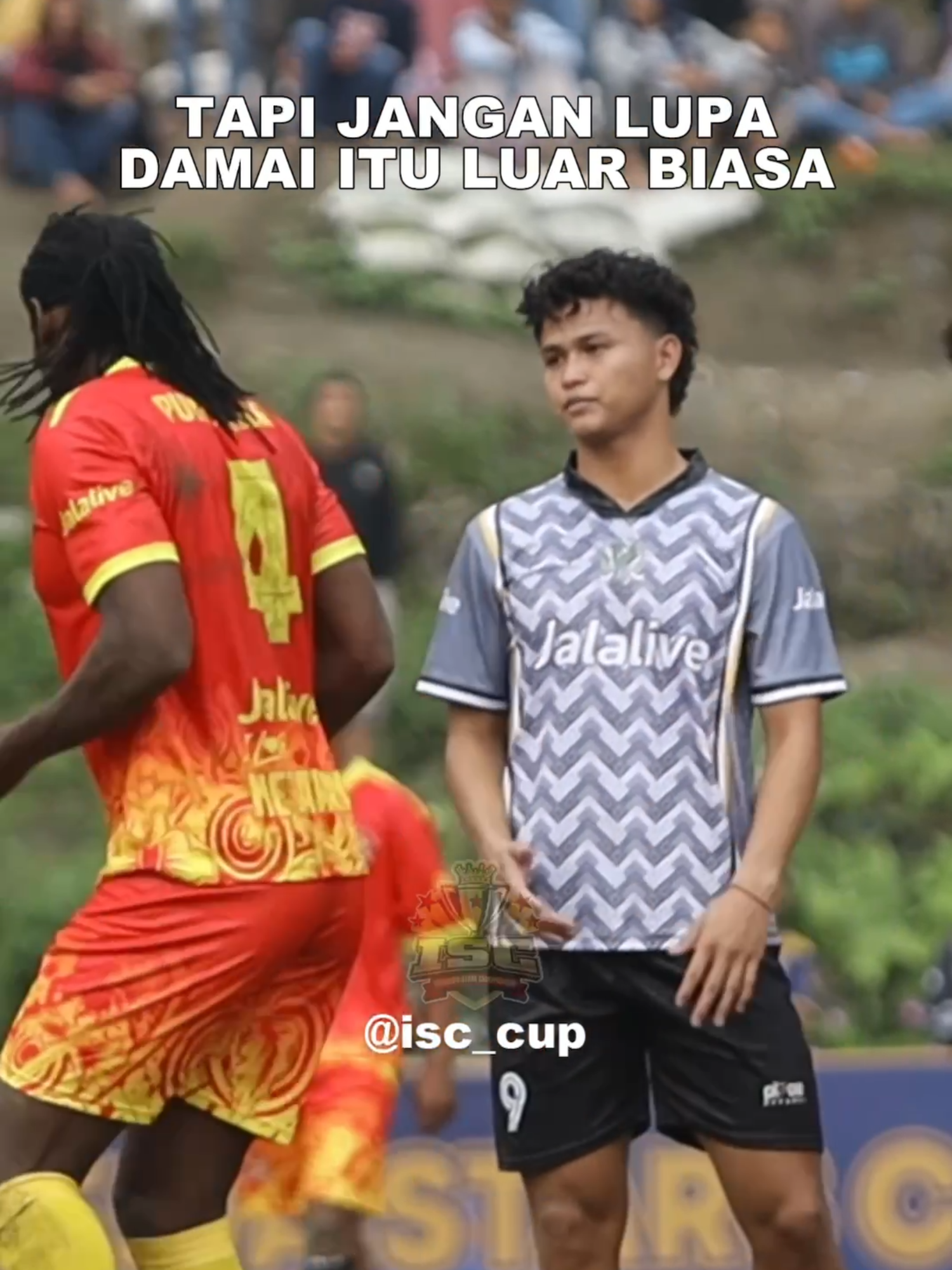 Namanya juga main bola, kadang adrenalin naik. Tapi jangan lupa, salaman itu wajib!😎 #ISC_Cup2025 #ISCcup2025 #isc_cup #fypage #fyp #LegendaLapangan #IndonesiaStarsChampionship #tarkamjawatengah #tarkam #tarkamberkelas #Banjarnegara #JawaTengah #tarkamindonesia #SepakBolaJawaTengah #SepakBolaIndonesia #DariHatiUntukLapangan #NobarSeru #8Besar #tarkamdihati #sepakbolakampung