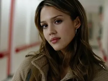 #jessicaalba 