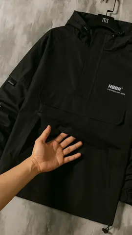 Jaket Cagoule kantong Doraemon waterproof ini cocok banget buat yang suka gaya streetwear tapi tetap aman hujan-hujanan. Langsung sikat sebelum kehabisan! #JaketDistro #CagouleWaterproof