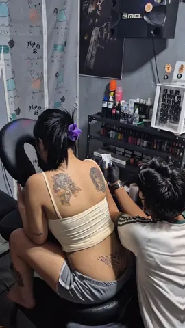process of making a tattoo on the hip #tattoo 