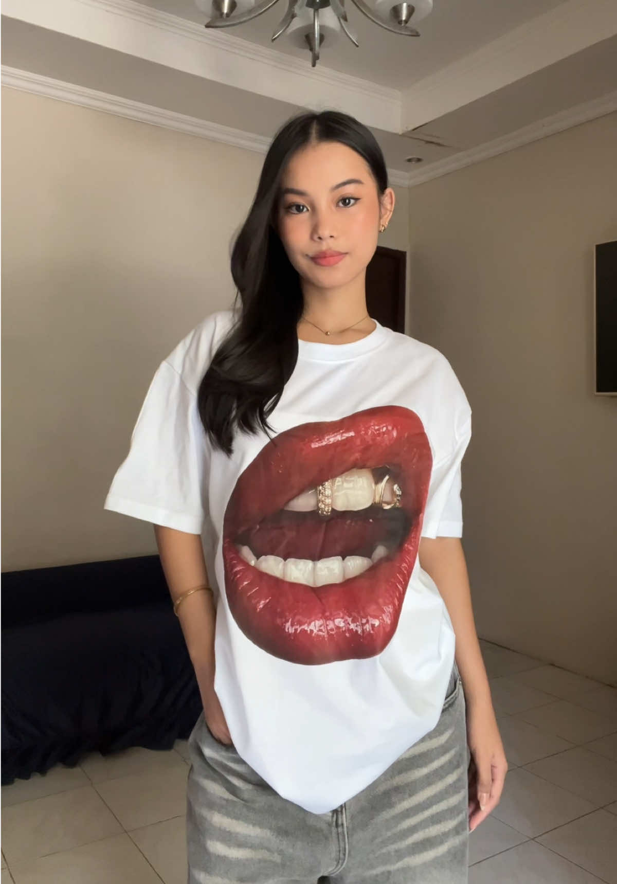 obsessed with oversized graphic tees! i swear the quality is 👨🏻‍🍳💋 #shirt #oversizedshirt #graphictee #streetwear #outfit #printedshirt 