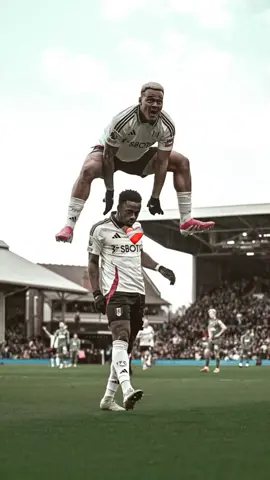 @sxbka halkan ugu wac #CapCut #footballplayer #viralvideotiktok #CapCut #soomaliya🇸🇴🇸🇴hanolato #somali #foryoupage❤️❤️ #virale #stadium #footballskills #football 