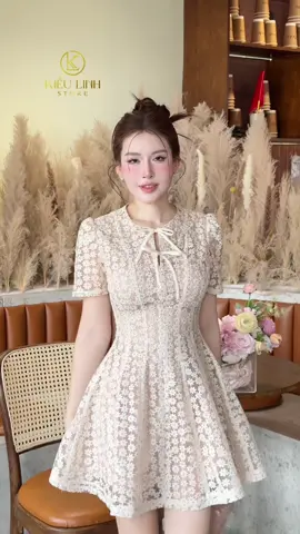 Siêu phẩm ren hoa mới nhà Kiều Linh 😍 dạo này mã ren nào cũng xinhhh xỉu mất thuiii ❤️ #kieulinhstore6868 #vaythietkecaocap #vaydutiecsangchanh #vayxinh #vayxinhmoingay #TikTokFashion #xuhuong #maxidress #vayren 