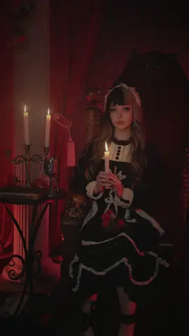 I really loved to do this photoshoot! #goth #egl #gothic #darkaesthetic #fantasy #vampire #cosplay 