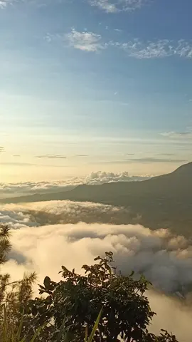 #andongviasawit #andongviapendem #andong1726mdpl #pendakigunung #sunrise #lautanawan 
