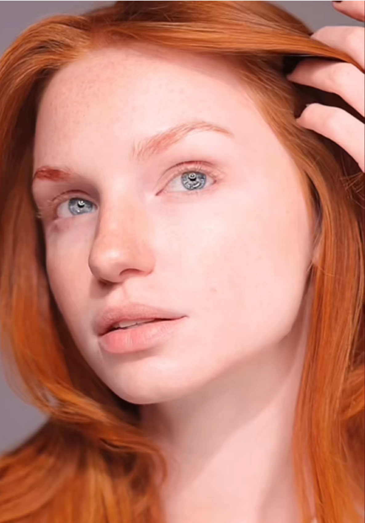 It worked perfectly even though my eyebrows are super thick and stubborn but the skin around my eyes and eyebrows is pretty sensitive! Staying in place eyebrows + no skin damage is a win win situation for me 🤭♥️   @Професійний бренд косметики  #zola #eyebrowslamination #browlamination #browslamination #eyebrowlamination 