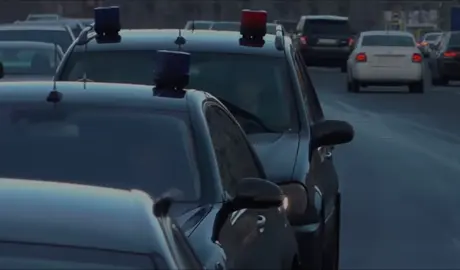 В основном автомобили с номерами АМР принадлежат представителям власти и другим лицам, приближённым к правительству или занимающимся его охраной.  К таким категориям относятся, например: сотрудники Администрации Президента и Совета Федерации; депутаты Госдумы; чиновники; работники МВД; сотрудники ФСО. Однако регистрационные знаки АМР можно встретить и у обычных автомобилистов, всё зависит от региона, который закреплён за номером.  Эксклюзивными считаются следующие серии АМР-номеров: АМР97 — стоят на машинах первых лиц государства, обычным водителям такие номера приобрести невозможно. АМР77 — самая статусная серия номеров, доступная для покупки всем водителям. Официальной расшифровки у АМР-номеров нет #москва #лубянка #прокуратура #фсб #администрация #госдума 