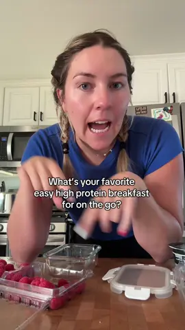 I love me a good high protein but still good breakfast! I take my breakfast to go everyday so tell me what you like and I’ll have to try it 🤪 #highprotein #easymeals#breakfastonthego #ttc #breakfastideas 