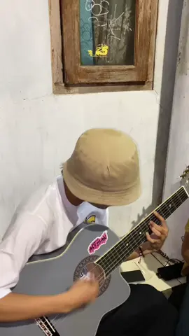 NAH GUYS, BUAT KALIAN YANG MAU GITAR DAN CAJONNYA SAMAAN BISA LANGSUNG CEK SHOWCASE DI PROFIL GUE, ATAU BISA LANGSUNG KE @Artisan Guitar Indonesia, Thank you Guys!!! #fyp #coverlagu #budidoremi #12345 #artisanguitarindonesia 
