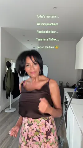 Oooops #oldschool #fyppp #fyppppppppp #fyppppppppp #youpage #fyp #crazygirl #humortiktok #welsh