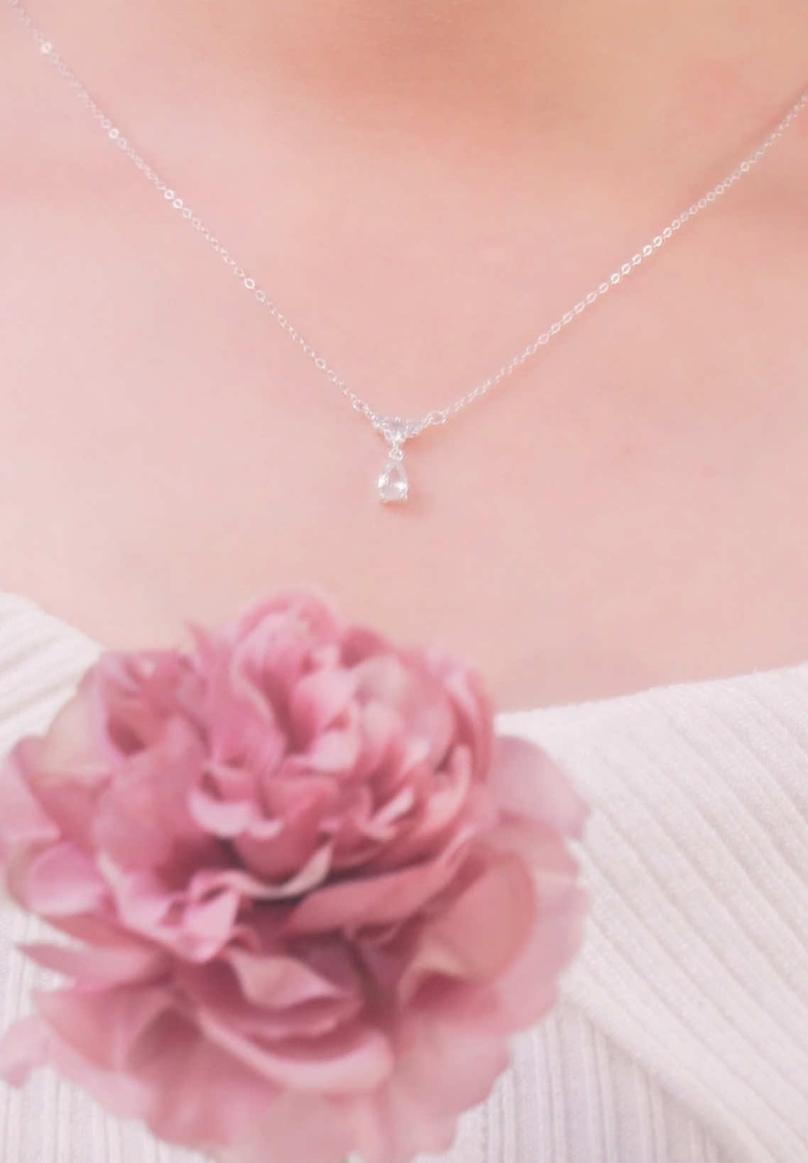 Muốn người ấy lấp lánh mọi lúc? Gửi ngay dây chuyền TLEE Princess Tears D0129 ✨#tleejewelry #daychuyenbactlee #lactaybactlee #nhanbactlee #nhandoibactlee #khuyentaibactlee #setquatangtlee #lacchanbactlee #trangsuc 