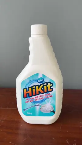Tẩy dầu mỡ nhà bếp đa năng HiKit 500ml – Giải pháp làm sạch hiệu quả cho xoong nồi, bếp gas, bếp từ, máy hút mùi, đáy chảo lâu năm. Chỉ cần xịt – ngâm – xả nước là sạch, không cần chà xát. HiKit đánh bay dầu mỡ lâu ngày bám dính ở đáy xoong chảo, dụng cụ nướng, nồi chiên, tường bếp... Dùng tốt cho cả bếp công nghiệp và gia đình. Xịt đều lên bề mặt, ngâm 15 phút – 1 ngày tùy mức độ bẩn. Phù hợp cho mẹ nội trợ, người bận rộn, quán ăn. #taydaumonhikit #taydaumo #xoongchaođen #beptu #hutmui #nhabepdep 