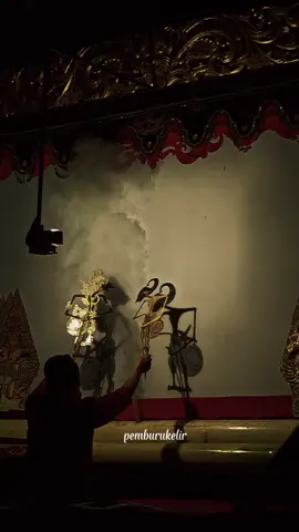 Kembang kan Sarine #wayangkulit #wayangkulitjawa #wayangviral #budayajawa #budayaindonesia #kididikwibisono #cahyanuswantara #lagujawa #samudraningtresno #fypシ゚ #viral #CapCut 