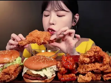 Chicken🐥🐥🐥 #boki #bokirsasmita #fyp #foryou #asmrchill14 #onhaxemmukbang #chicken #hamburger #mukbang #mukbangvideo #fybシviral 