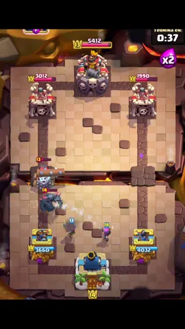 Tumbao revisa la edad de las arqueras😬 #tumbao #clashroyale #arqueras 