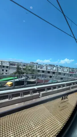 Mapapa senti ka nalang talaga sa view😅#fyp #foryou #foryoupageofficiall #lrt #drsantosstationlrt1 