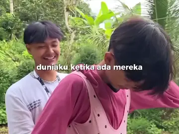 hidup tu berasa jadi ada warnanya  kalo udh liat mereka , bener