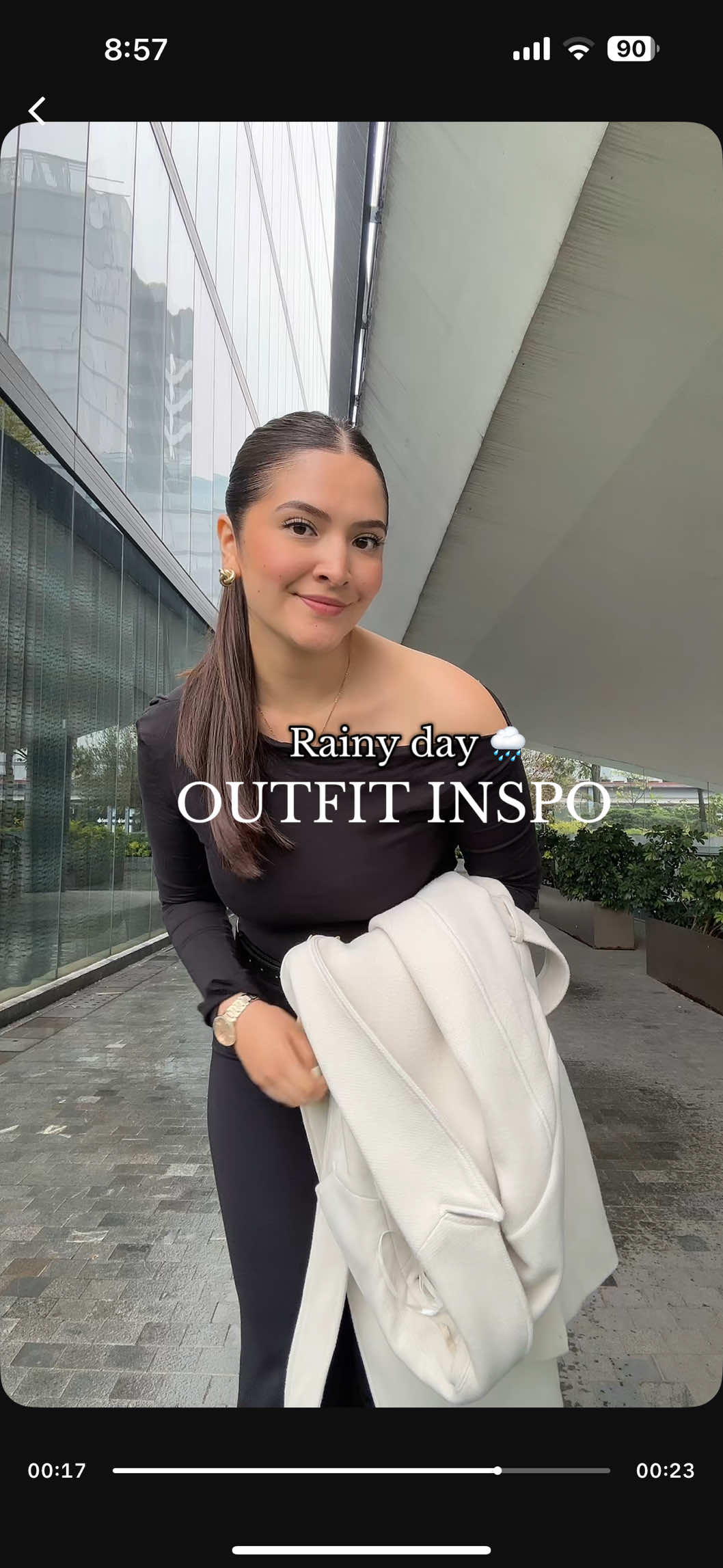 Outfit inspo para in dia lluvioso #outfitideas #outfitinspo #outfitinspiration #officeoutfit #outfit #corporategirlies #work #girls #fashion #rainyday #rainydays #fyp 