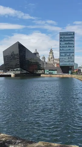 Takin’ a stroll through Liverpool — from the snug old docks to the famous Liver Buildin’. This city grabs yer heart right off, la! #liverpoolfan #uktravel #liverpoolfc #liverpool #city #museum 