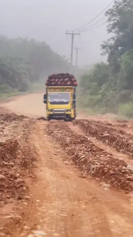 lagunya candu😁😎🤟#pesonatruck#truckcanter #trucksawit #lagutrend #laguminang #lagutrendminang#viral #fyp #fyppppppppppppppppppppppp #semogarame #masukberandamuu . 