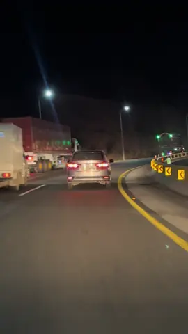 دشمن سے نہ ڈرو بلکہ اپنے خاندان کے اس منافق شخص سے ڈرو جو آپ کے بیچ بیٹھ کر دوغلے پن سے ڈبل پالیسی چلا رہا ہو۔۔!!🥀