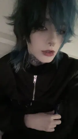:3 #hehim #piercings #alternative #alt #altboy #vkei #v系 #jfashion #visualkei 